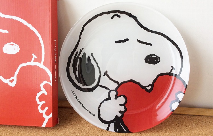 スヌーピーフェアのガラスプレートをゲット Column Snoopy Co Jp 日本のスヌーピー公式サイト