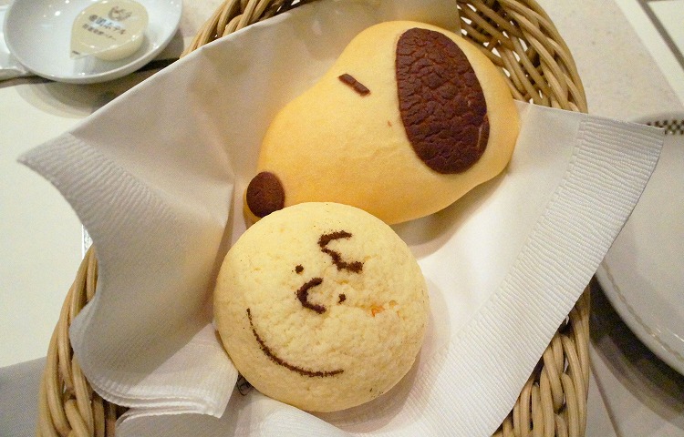 帝国ホテルで なディナーを Column Snoopy Co Jp 日本のスヌーピー公式サイト